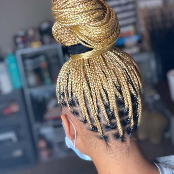 blond knotless braids in a bun using rubber band method | Black hair tribe