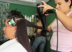 dominican blowout round brush