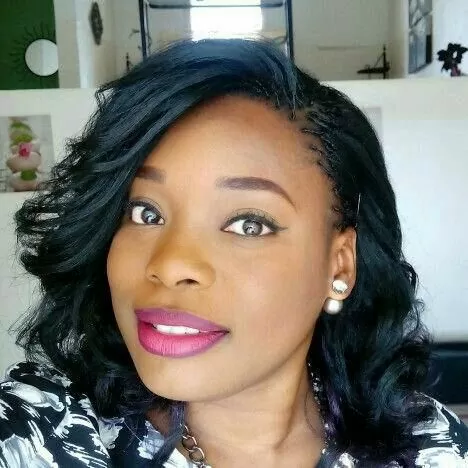 Invisible Braids With Large Loose Curls